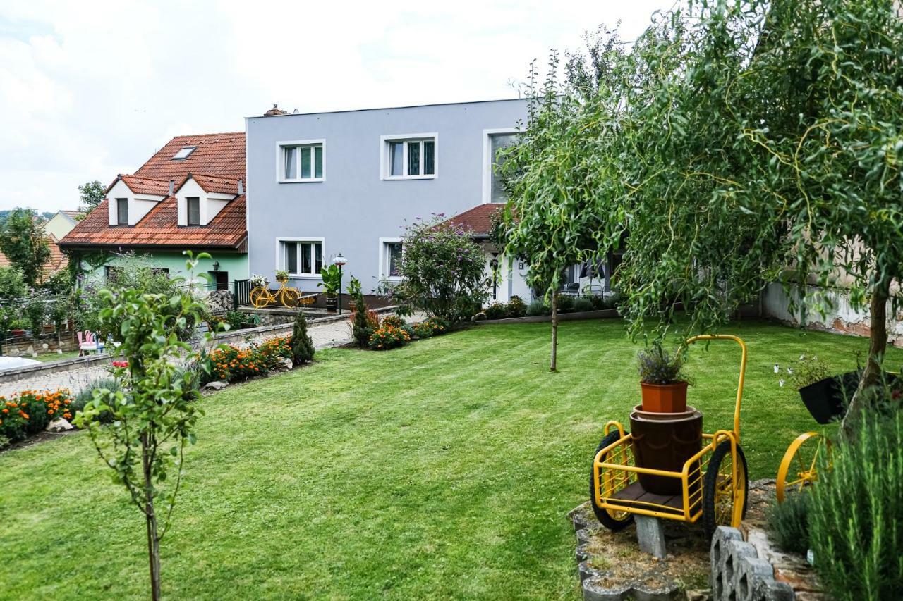 Apartment Livi Mikulov Buitenkant foto