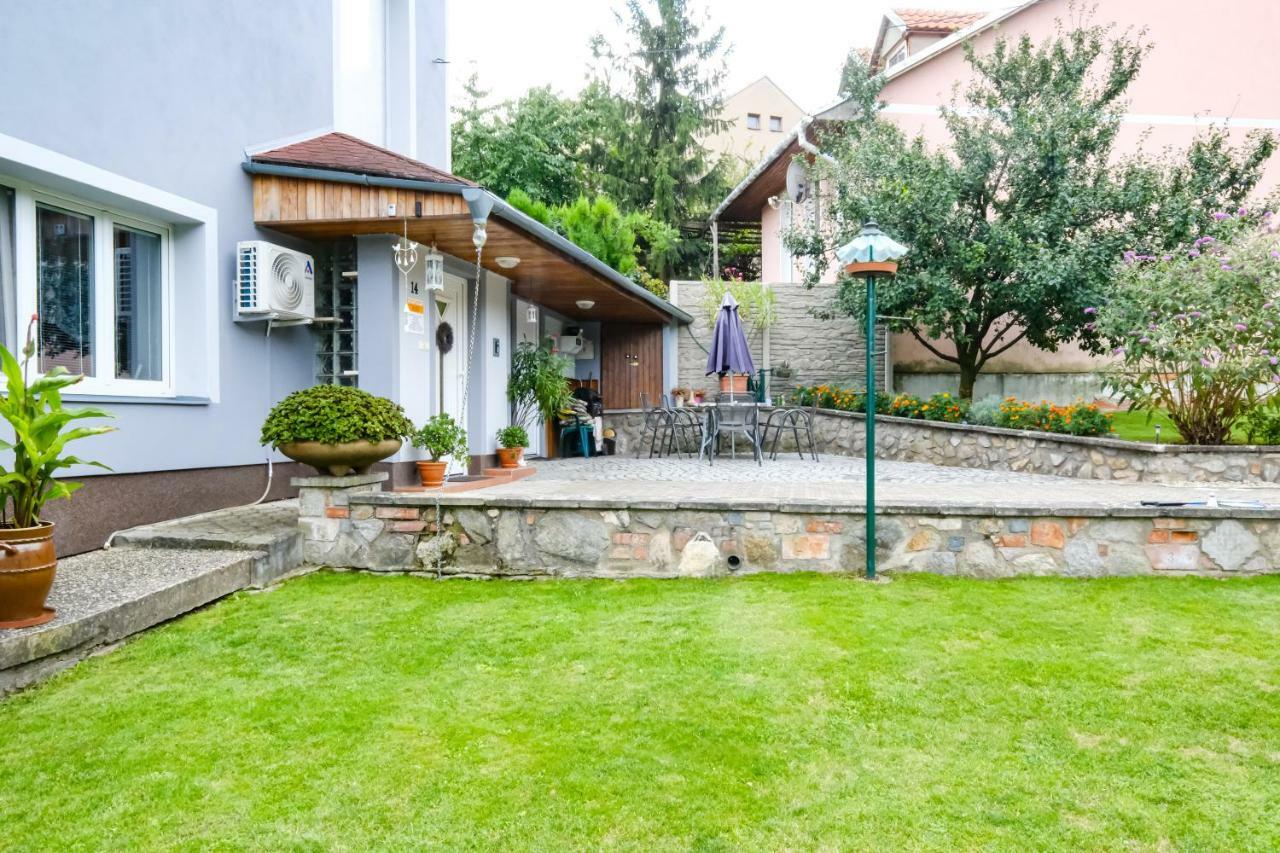 Apartment Livi Mikulov Buitenkant foto